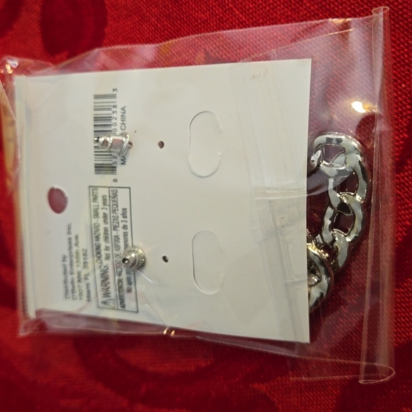 D’Bello Earrings _ Glam for less! - Picture 2 of 2